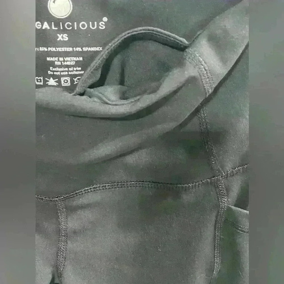 Yogalicious Women's Black Side Pocket Yoga Leggings Size XS NWOT - Picture 9 of 9